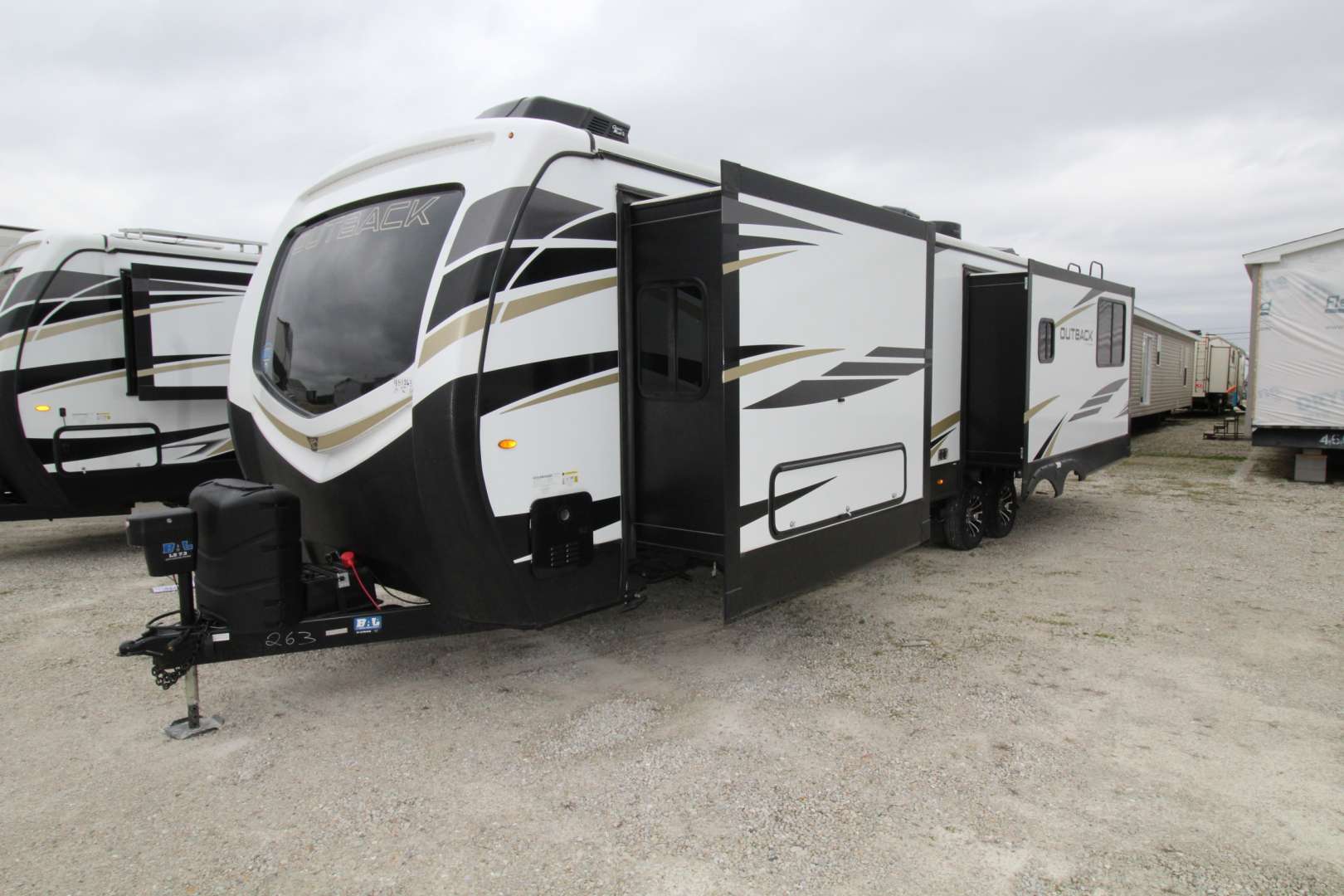 2023 outback travel trailer