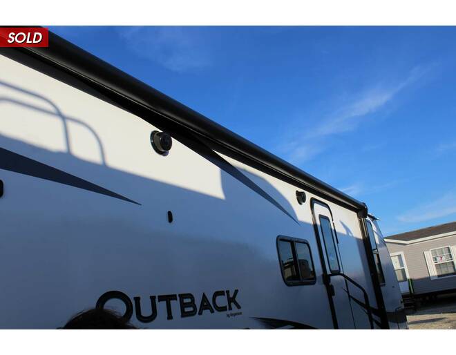 2019 Keystone Outback Ultra-Lite 301UBH Travel Trailer at Big Adventure RV STOCK# OU19319 Photo 6