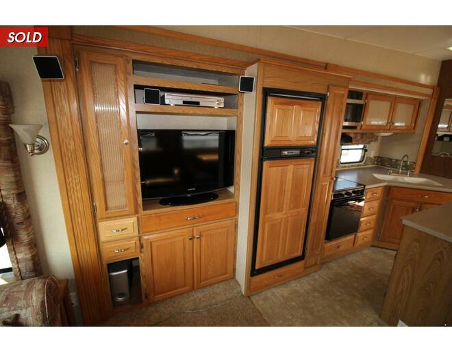 2006 Carriage Cameo LXI 35FD3 Fifth Wheel at Big Adventure RV STOCK# CC06007 Photo 10
